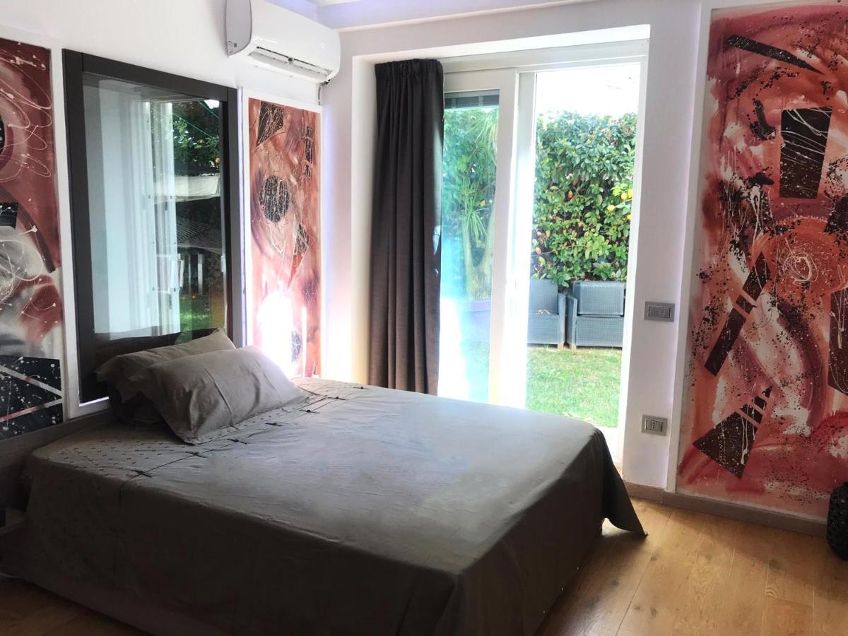 Villa Capri Apartment And Room Napels Buitenkant foto